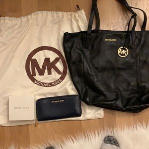 Michael Kors pocketbook and wallet
